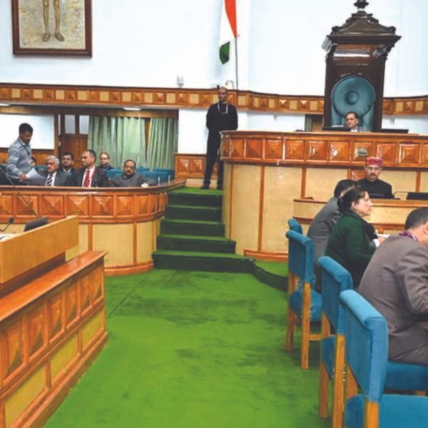 दल-बदल पर सख्ती, अयोग्य विधायकों को नहीं मिलेगी&hellip;