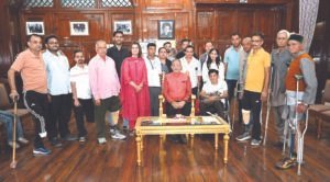 राज्यपाल ने दिव्यांगजनों को कृत्रिम अंग वितरित किए